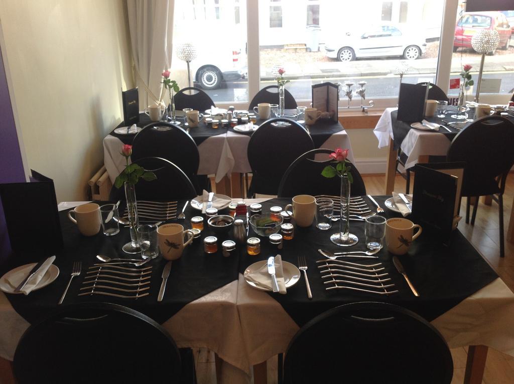 Bed and Breakfast The Dragonfly Blackpool Esterno foto