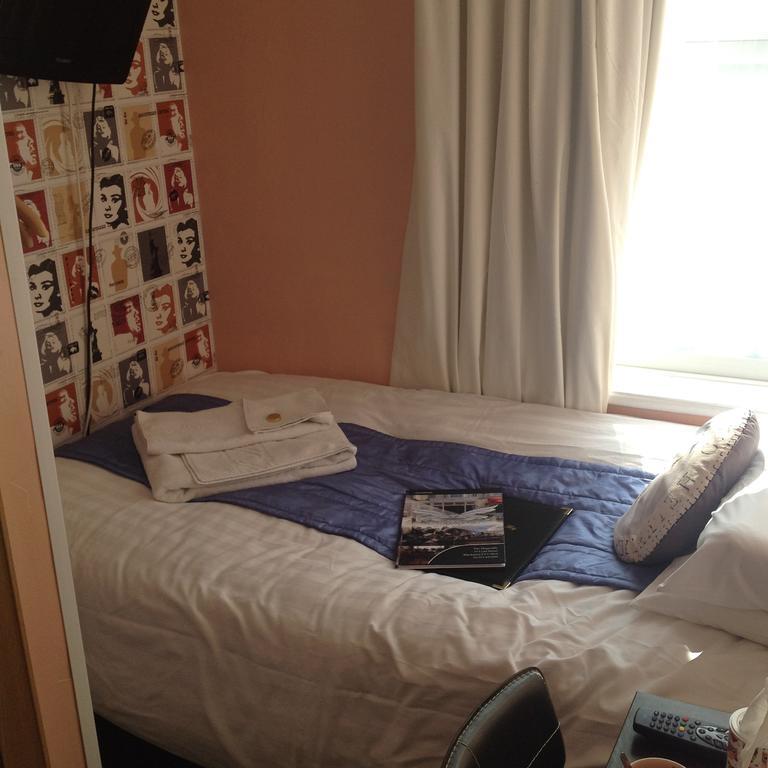 Bed and Breakfast The Dragonfly Blackpool Esterno foto